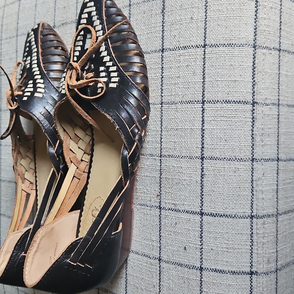 Latigo By Anthropologie Black and Cream ~ WOMENS 7 - Picture 3 of 6